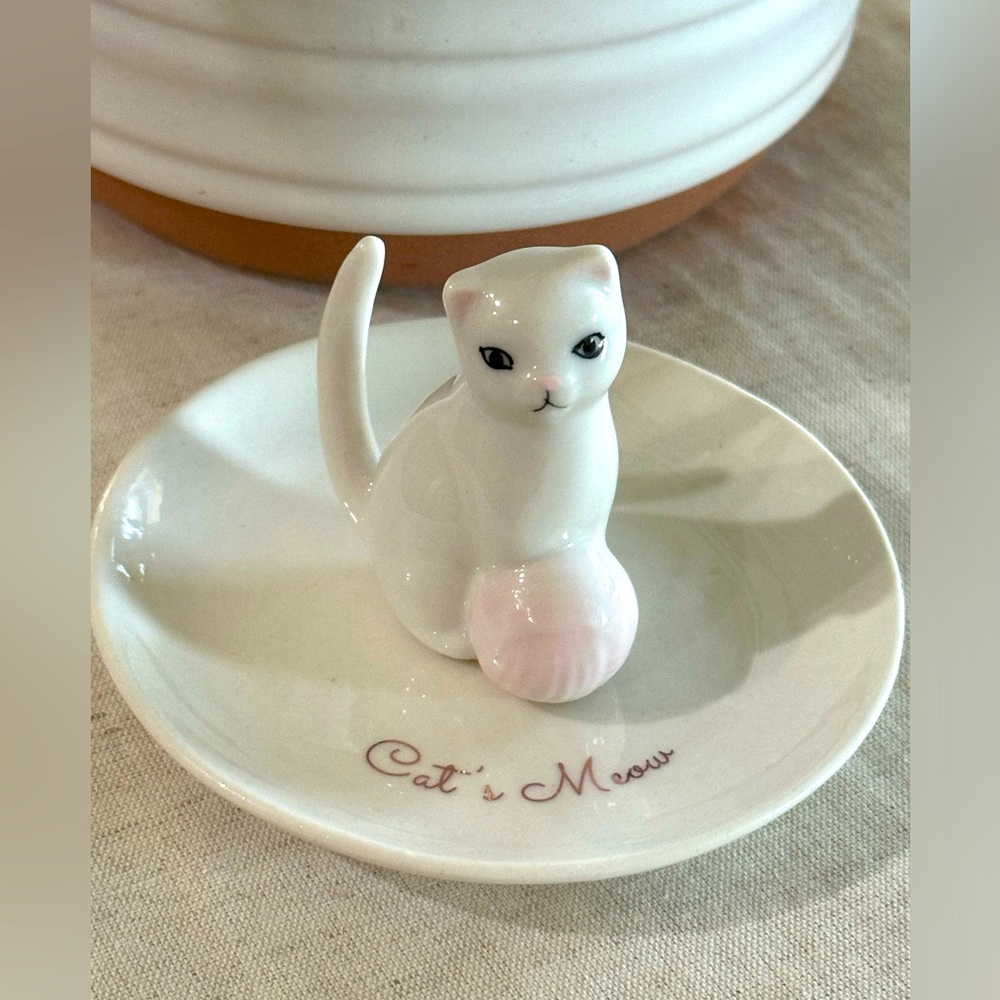 Ceramic Cat Kitty Jewelry Trinket Dish. Necklace & Ring. CAT’S MEOWS 🐈